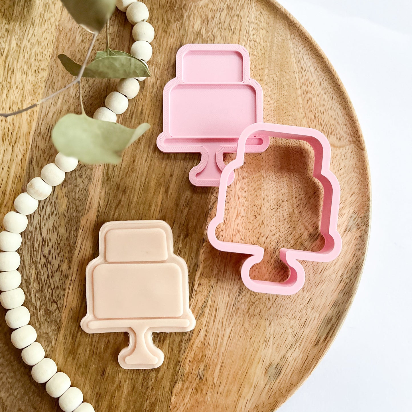 Tiered cake cookie cutter, ideal for decorating cookies for weddings, birthdays, and baby showers.