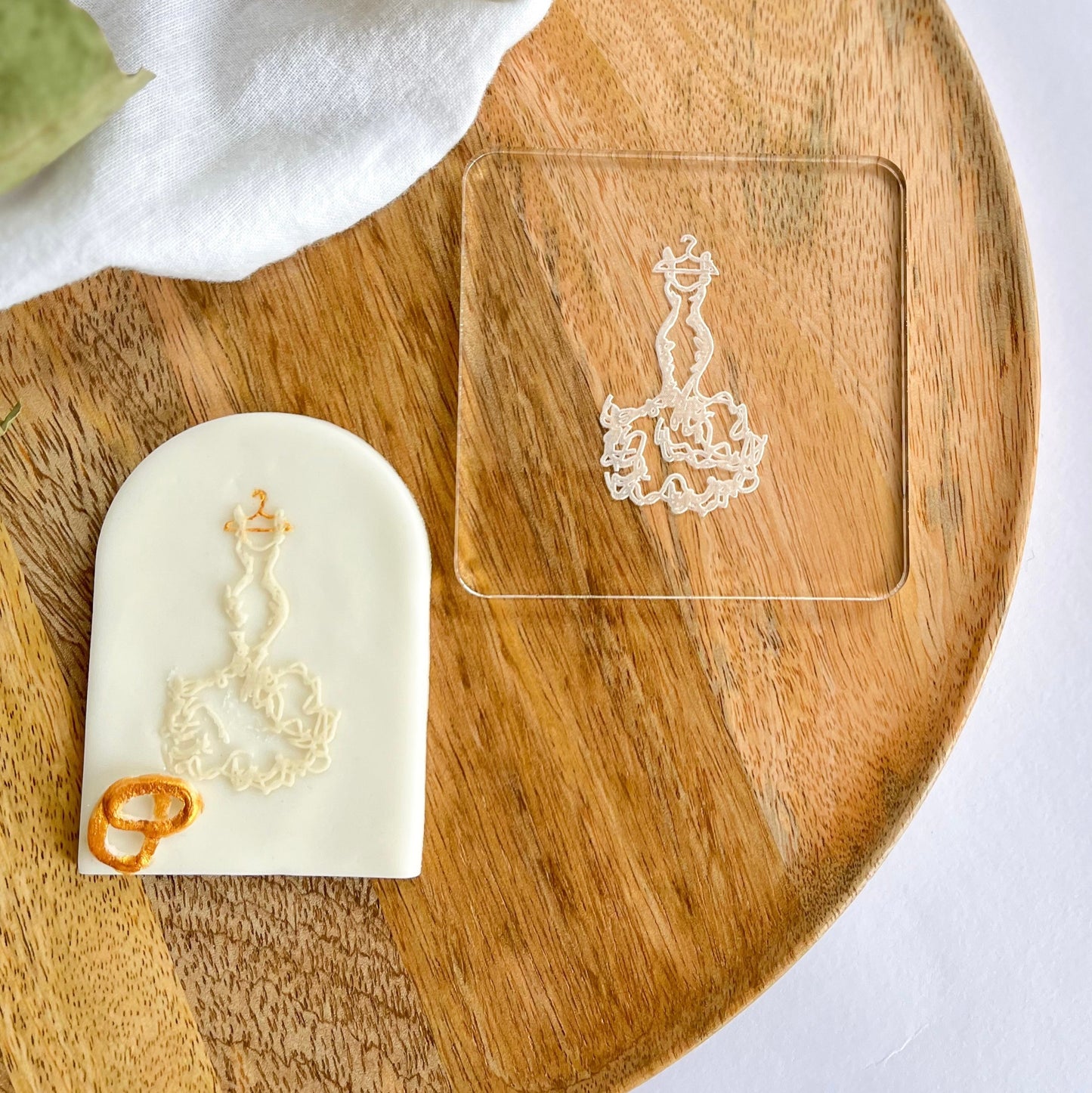 Elegant gown embossed cookie cutter – perfect for bridal showers, fashion events, and luxury cookies.