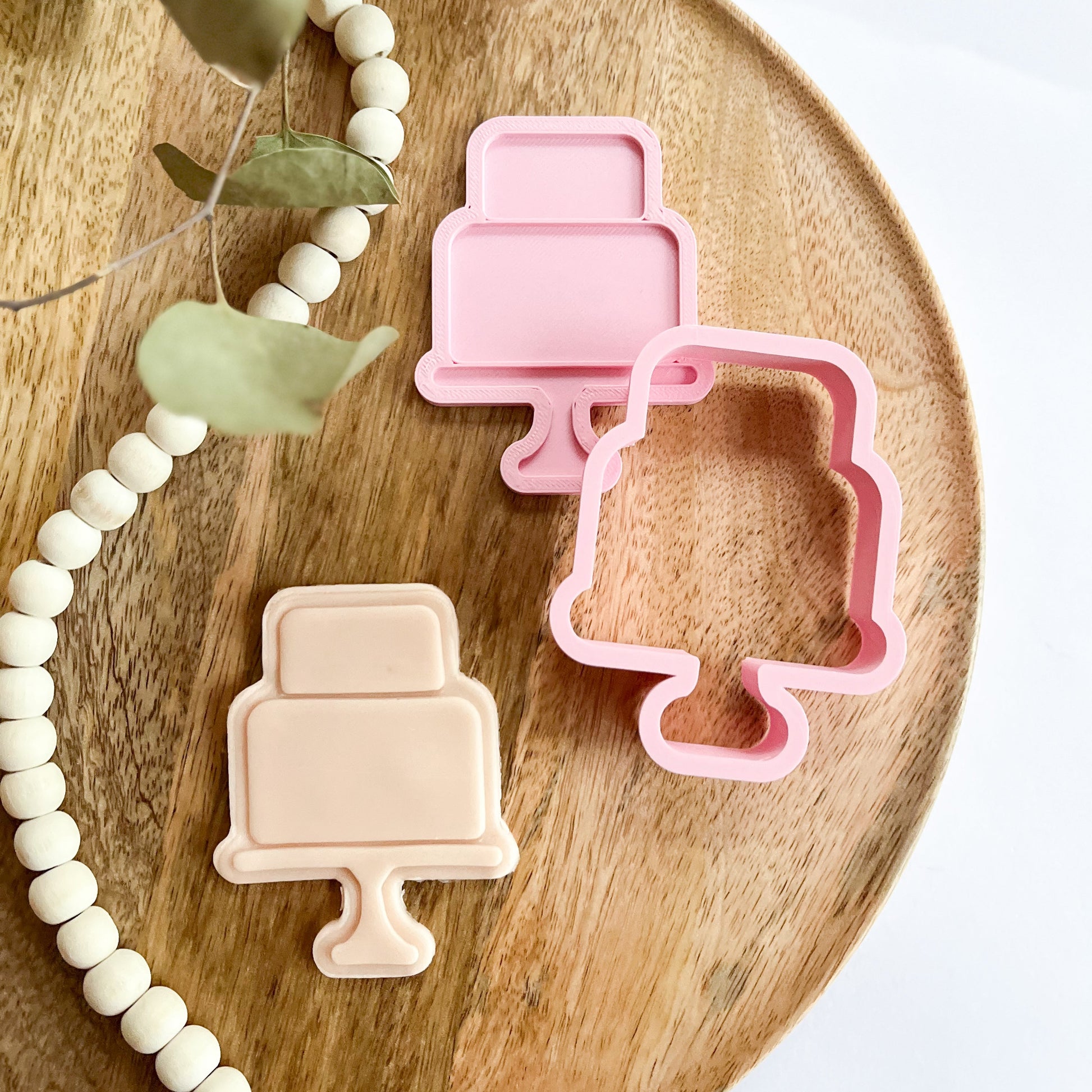 Tiered cake cookie cutter, ideal for decorating cookies for weddings, birthdays, and baby showers.