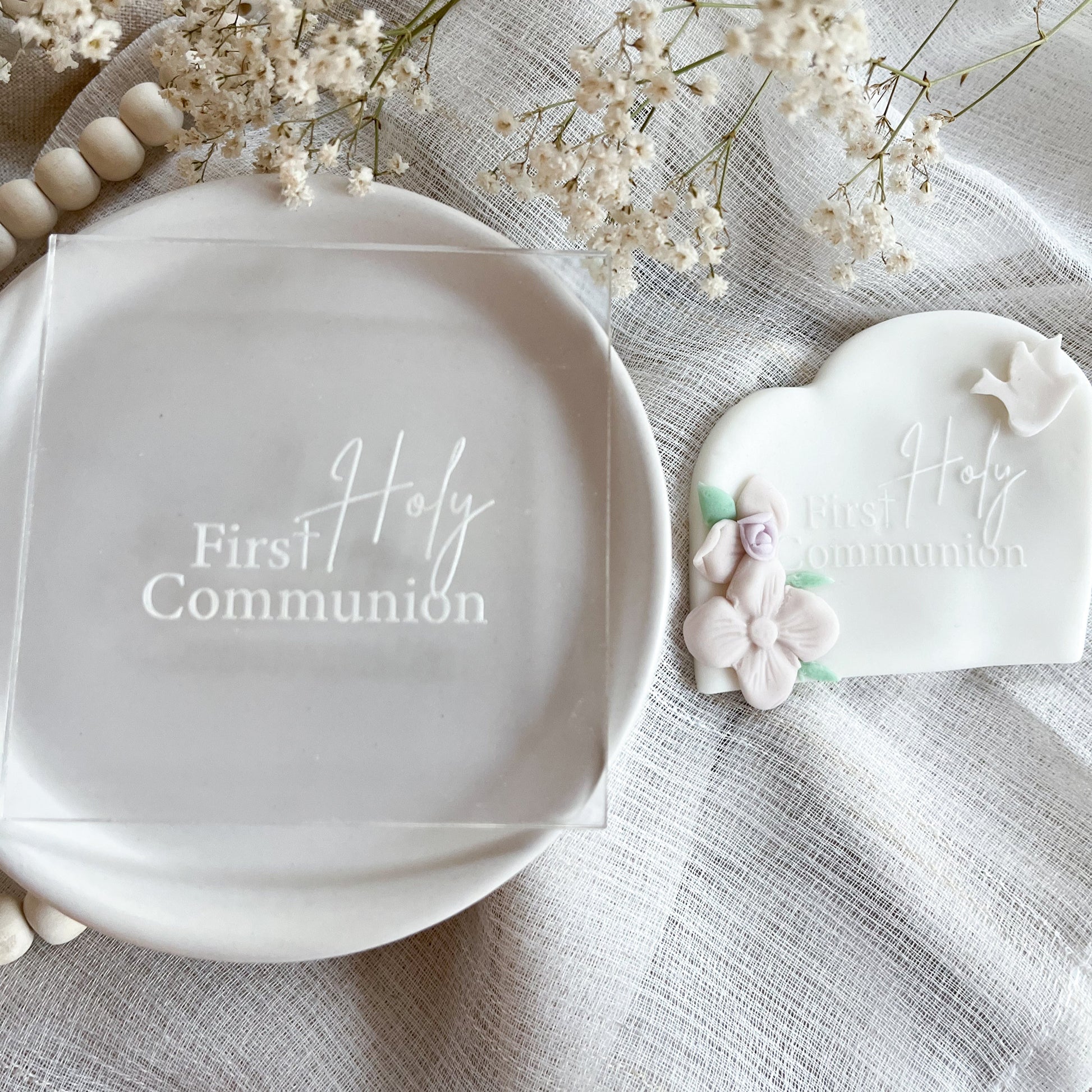  “First Holy Communion” cookie embosser for decorating religious or spiritual celebration cookies.