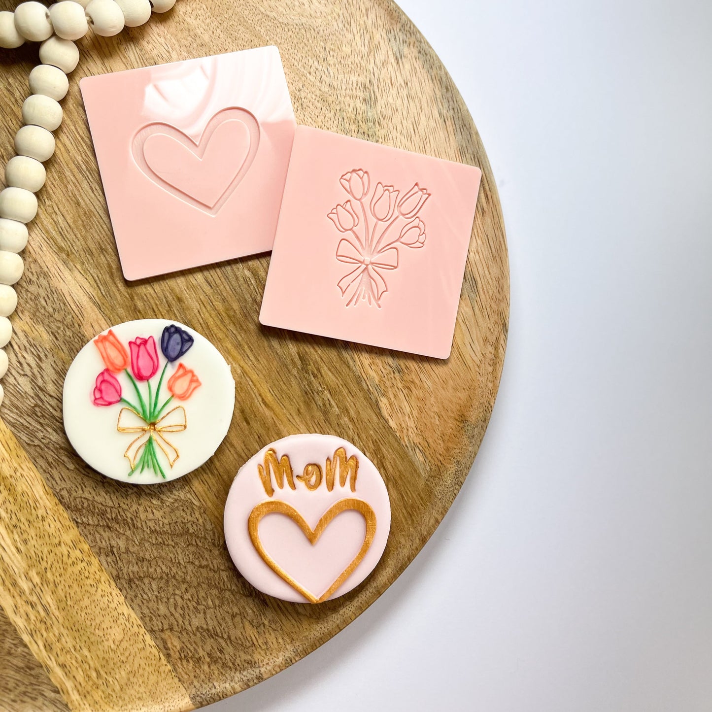 Tulip Elegance embossed cookie cutter – floral-inspired design for elegant cookie decorating.