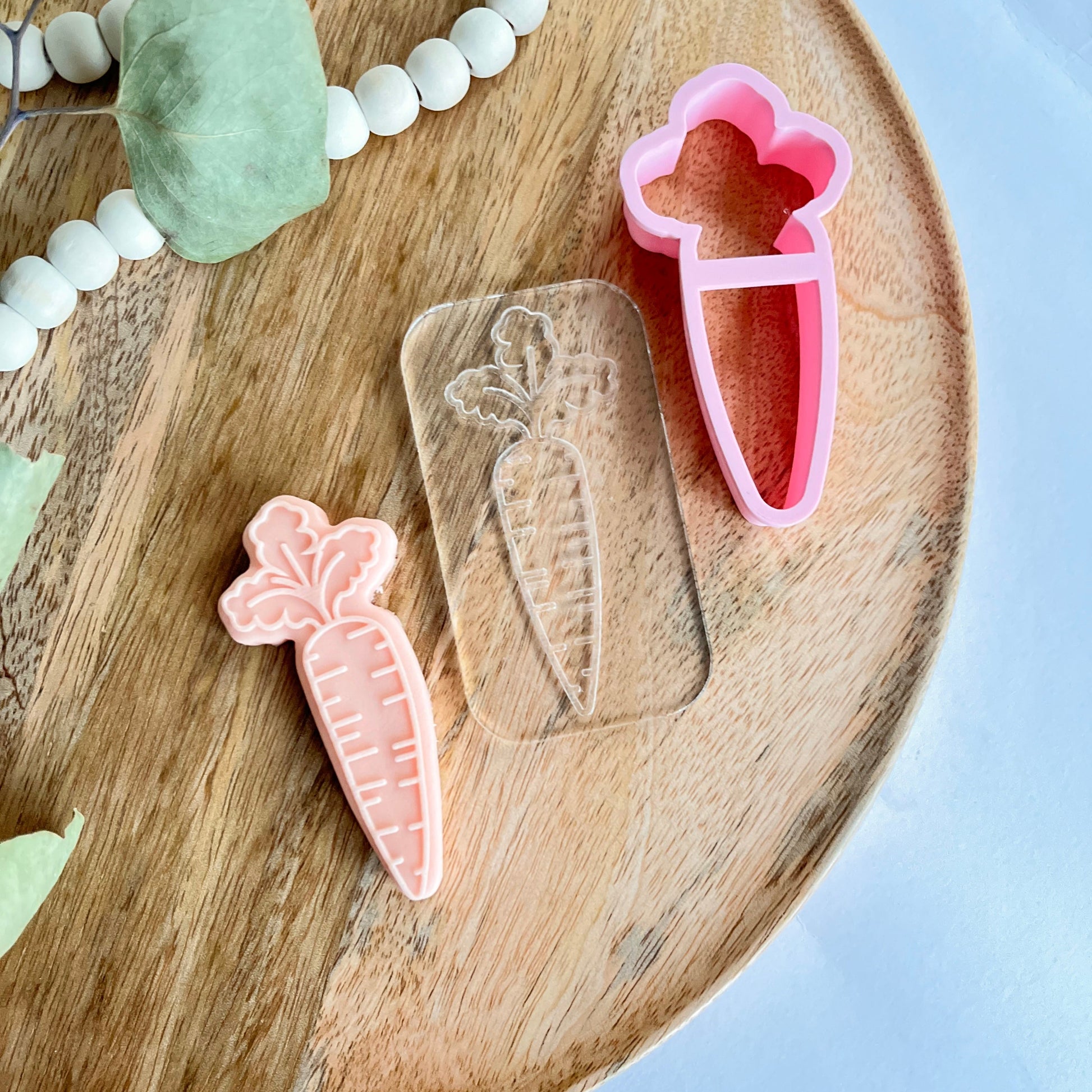 Carrot embossed cookie cutter – great for Easter, spring-themed, and garden party cookies.