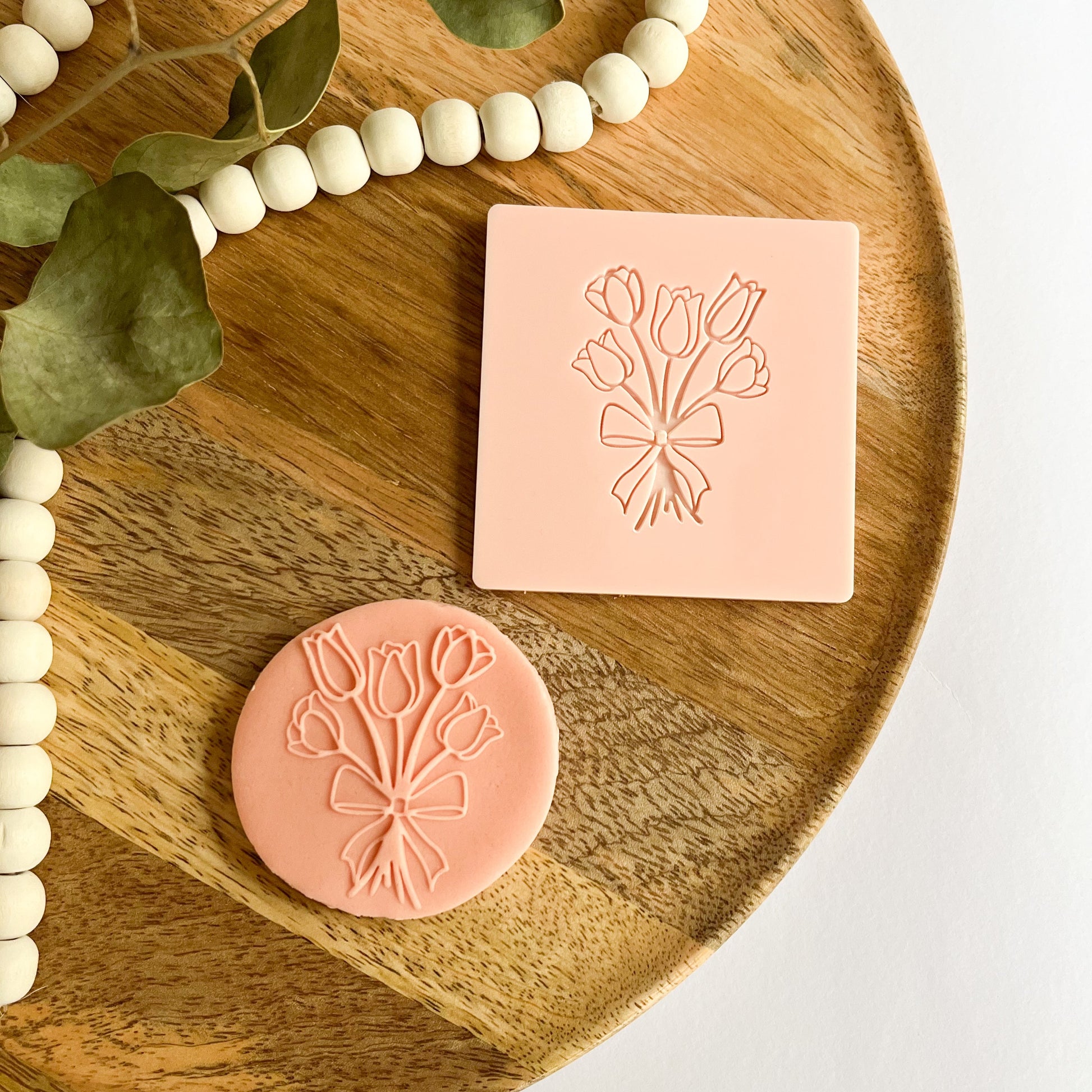 Tulip Elegance embossed cookie cutter – floral-inspired design for elegant cookie decorating.